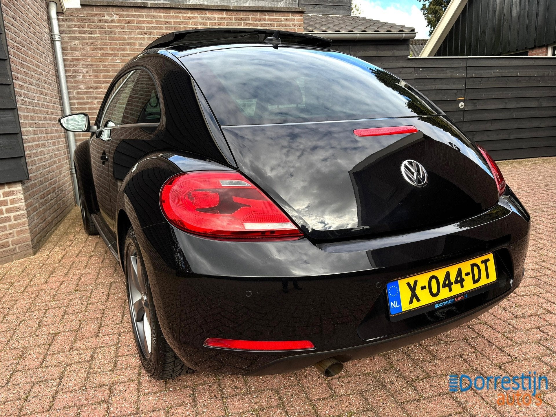 Volkswagen Beetle 1.2 TSI Design BlueMotion | Automaat | Pan, Gebruikt, 4 cilinders, 4 stoelen, Zwart