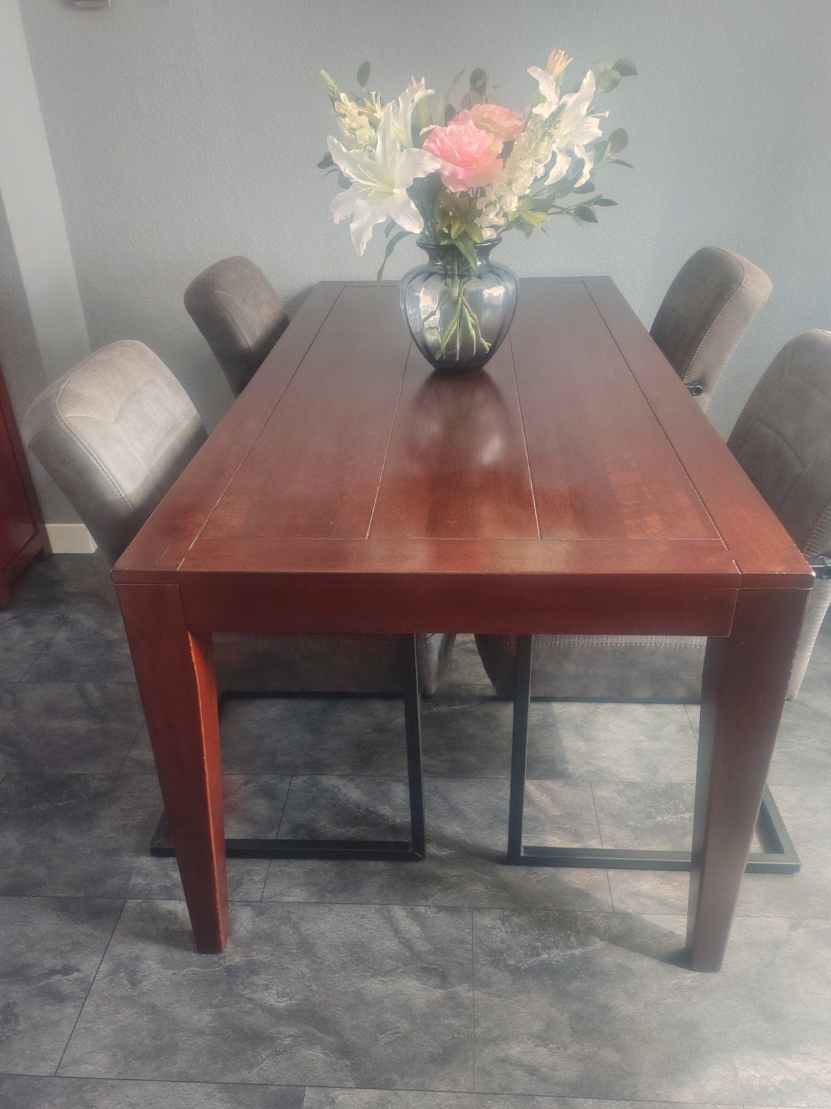 Donker kersen eettafel, Ophalen, 50 tot 100 cm, Zo goed als nieuw, Vijf personen of meer