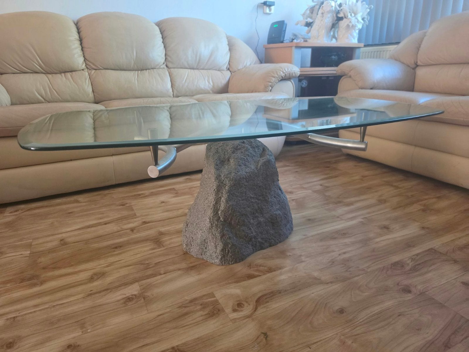 t.e.a.b. Glazen salontafel met stenen poot, Ophalen, Gebruikt, 100 tot 150 cm, 50 tot 100 cm