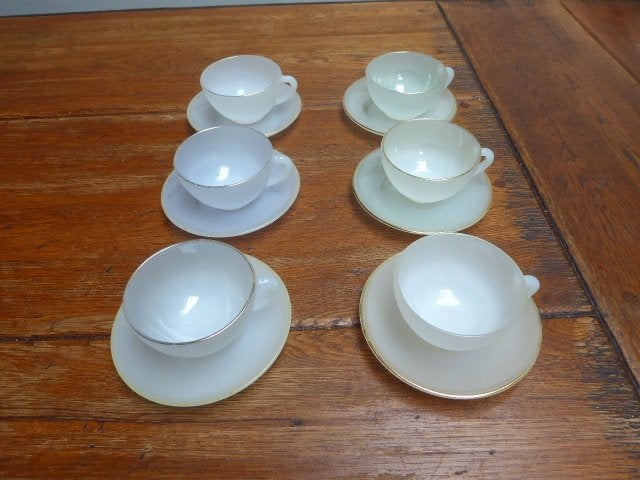 6 vintage opaline kop en schotel, Arcopal Harlequin