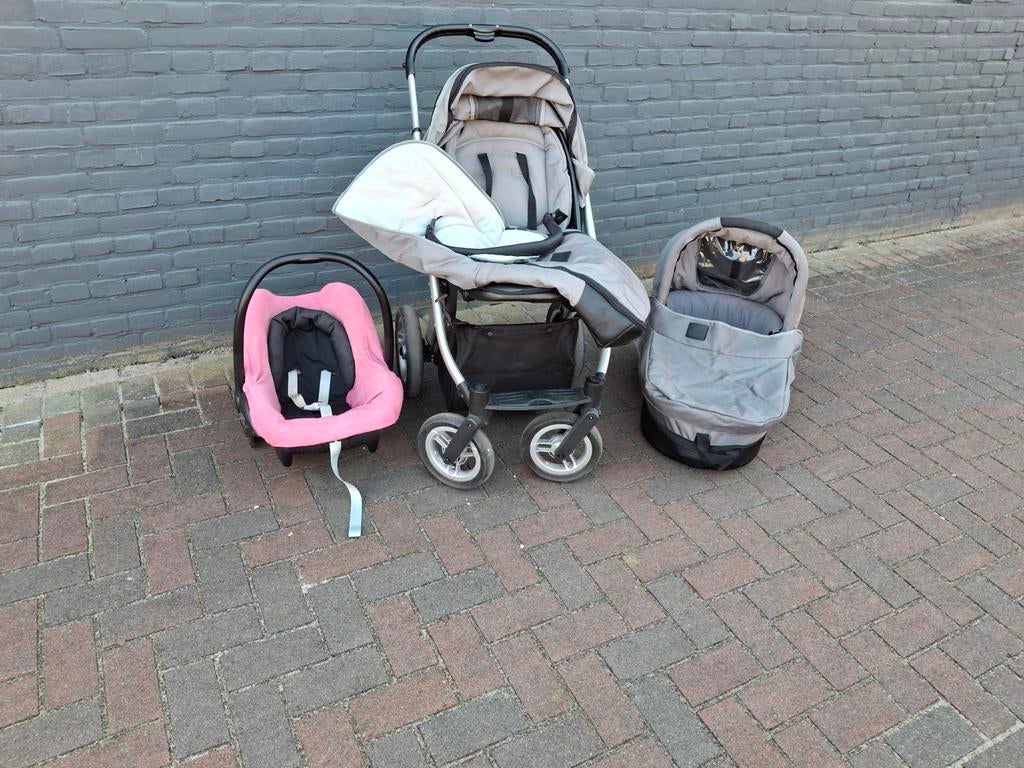 Mutsy 3-delige set: kinderwagen, wandelwagen en Maxi Cosi, Ophalen, Gebruikt, Mutsy