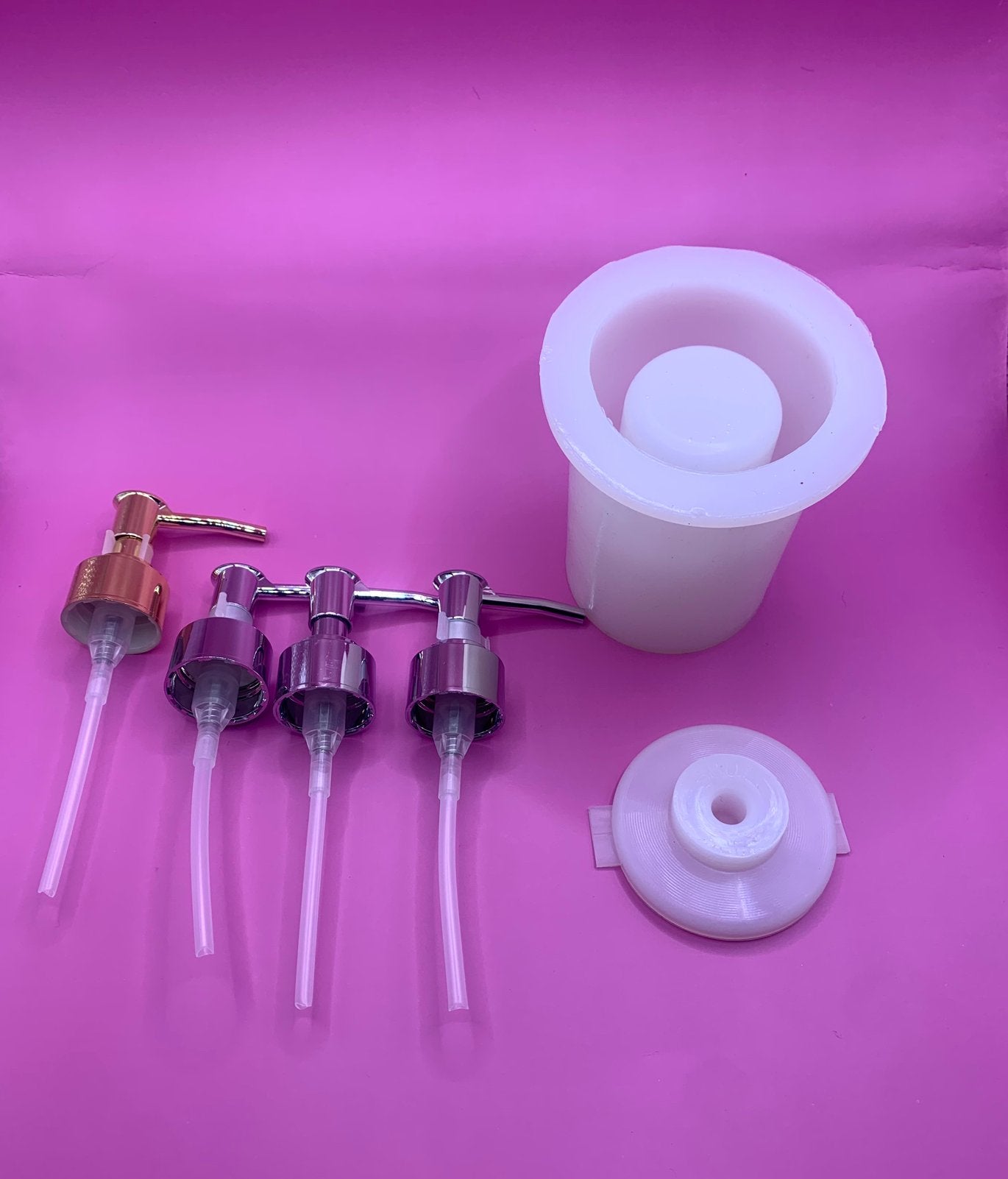 Set voor epoxy zeepdispencer incl. 4 pompjes, Ophalen of Verzenden, Zo goed als nieuw