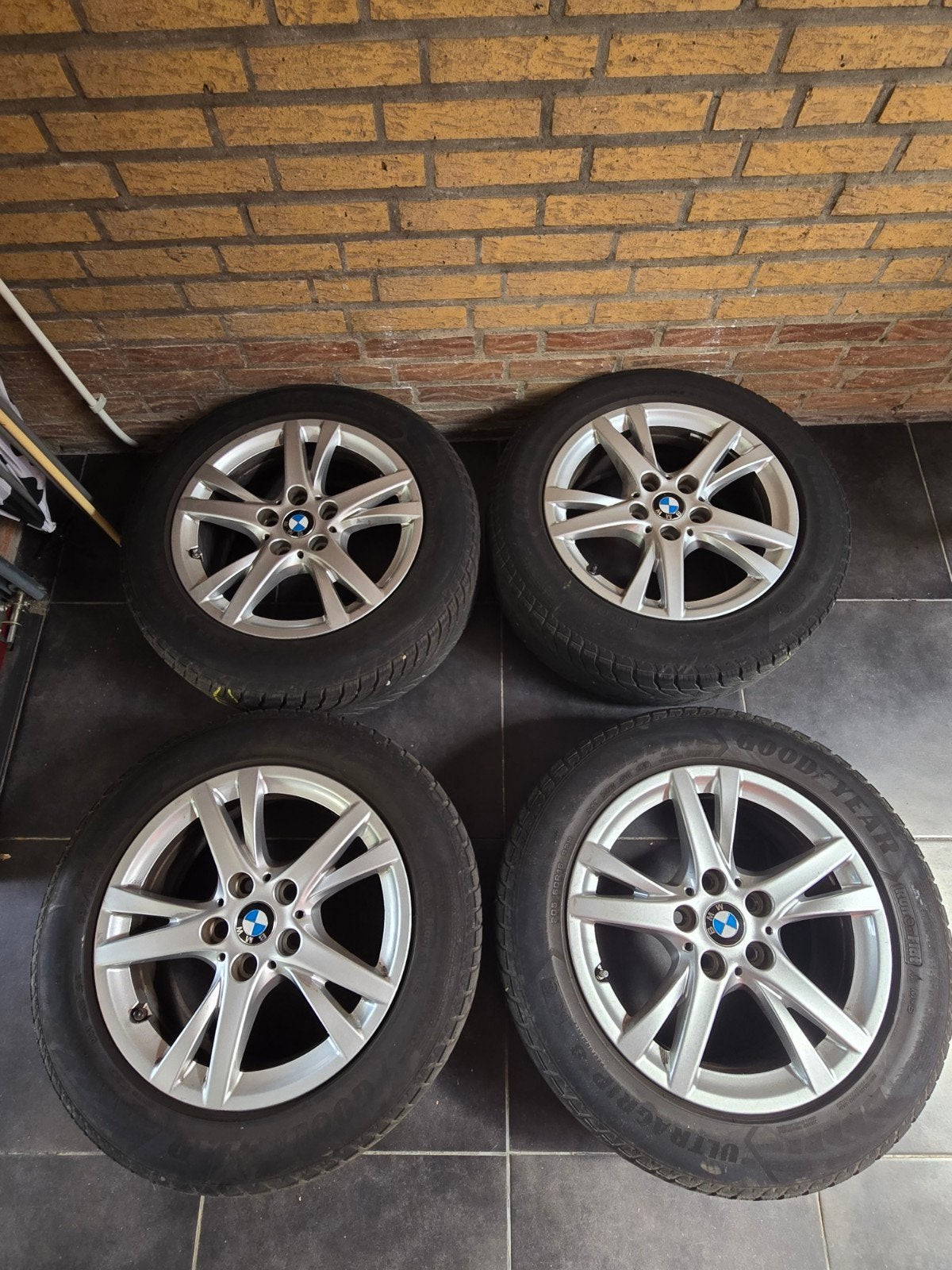 BMW winterbanden met velgen 16 inch, Tickets en Kaartjes, Eén persoon