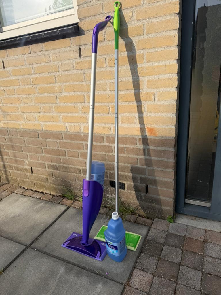 Swiffer dweilen met reinigingsmiddel, Ophalen, Mop of Dweil