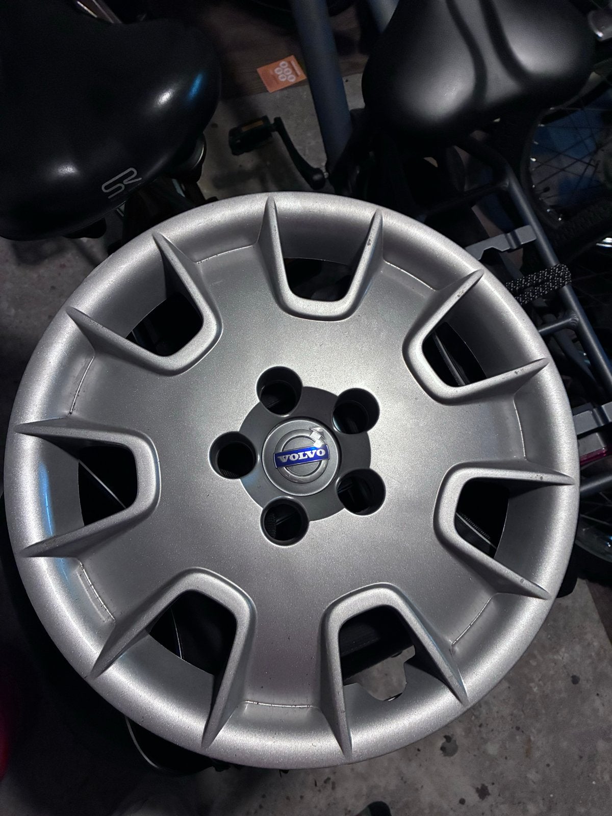 Volvo wieldoppen 16 inch, Ophalen of Verzenden, Gebruikt