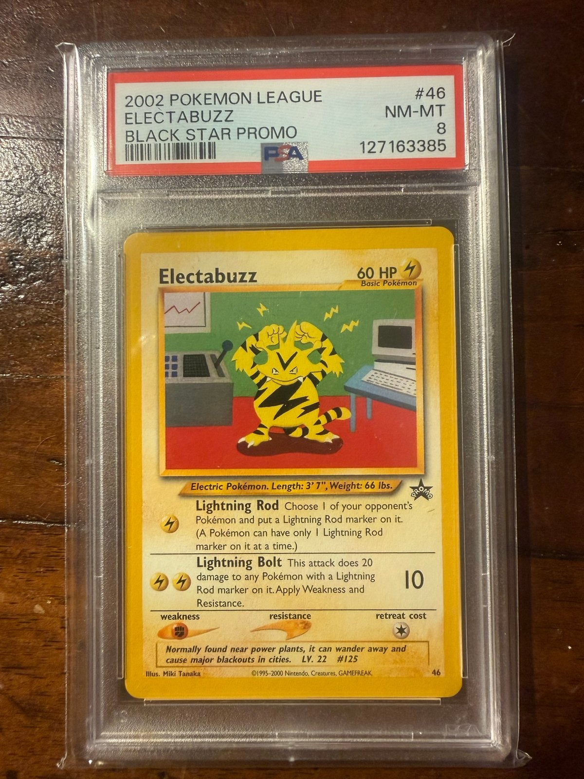 Electabuzz Black Star Promo #46 PSA 8 Pokémon kaart, Ophalen of Verzenden, Zo goed als nieuw, Losse kaart