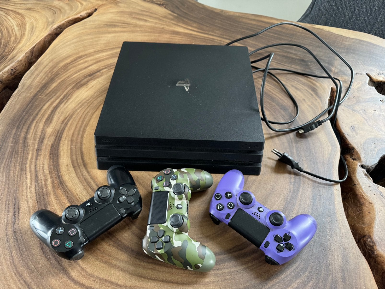 Sony PlayStation 4 Pro (1TB) met 3 controllers, Gebruikt, Xx, Ophalen of Verzenden, Xx