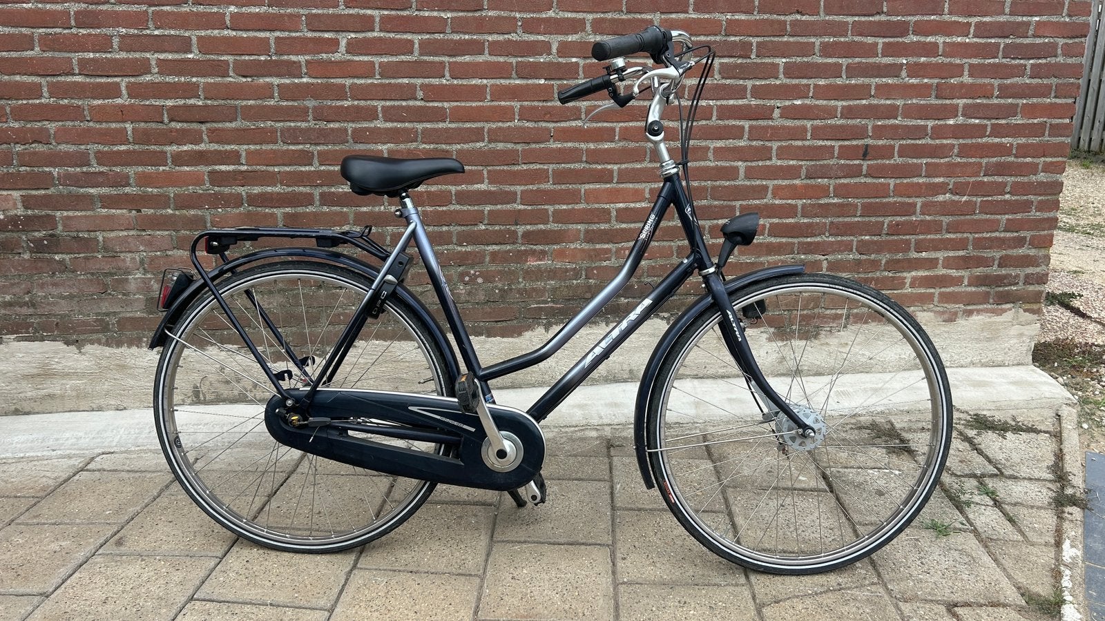 Altra Damesfiets, stationsfiets 28”, Fietsen en Brommers, Ophalen, 56 cm of meer, Zo goed als nieuw, Handrem
