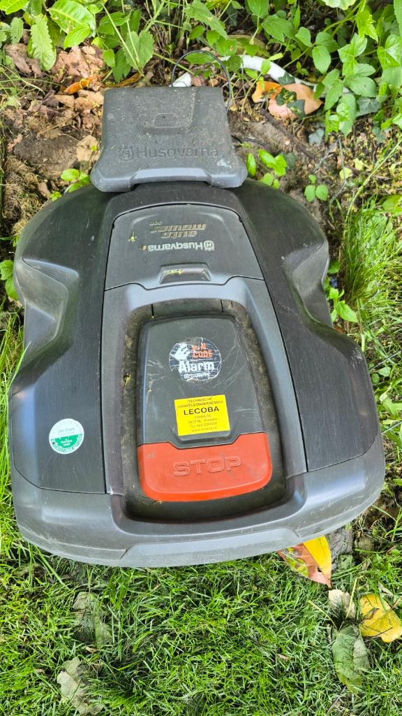 Husqvarna automower 310 met reserve-eenheid, Ophalen, Gebruikt, Bestuurbaar via app, 20 tot 25 cm