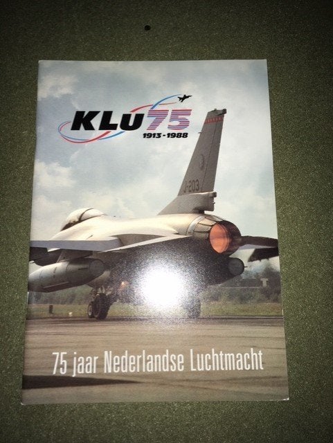 Luchtmacht 75 jaar tijdschrift , als nieuw . uit de oude doo, Ophalen of Verzenden, Zo goed als nieuw, Boek of Tijdschrift