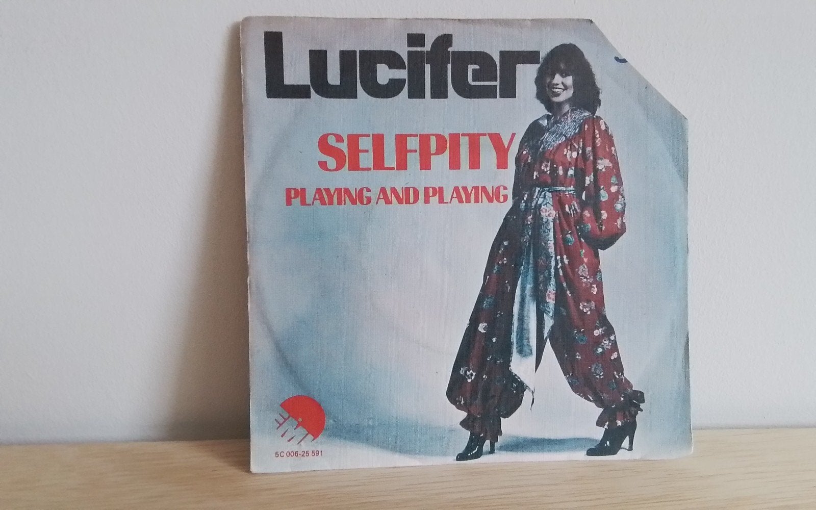 Lucifer - selfpity, Ophalen of Verzenden, Gebruikt, Pop