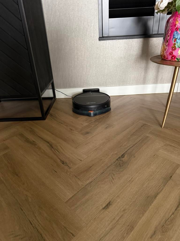 Net een jaar oude robotstofzuiger met dweilfunctie, Witgoed en Apparatuur, Stofzuigers, Zo goed als nieuw, Robotstofzuiger, Ophalen of Verzenden