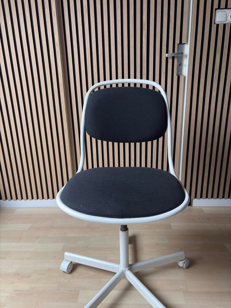 IKEA bureaustoel wit/antraciet - Verstelbaar, Ophalen, Zo goed als nieuw, Grijs, Bureaustoel