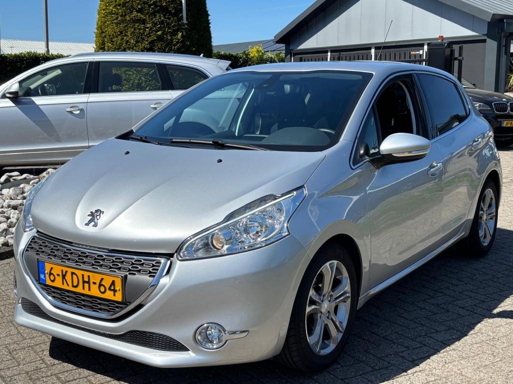 Peugeot 208 1.6 VTi Allure 2013 Dealerauto 1E Eigenaar 36.00, Auto's, Peugeot, Euro 5, Gebruikt, 4 cilinders, Parkeersensor