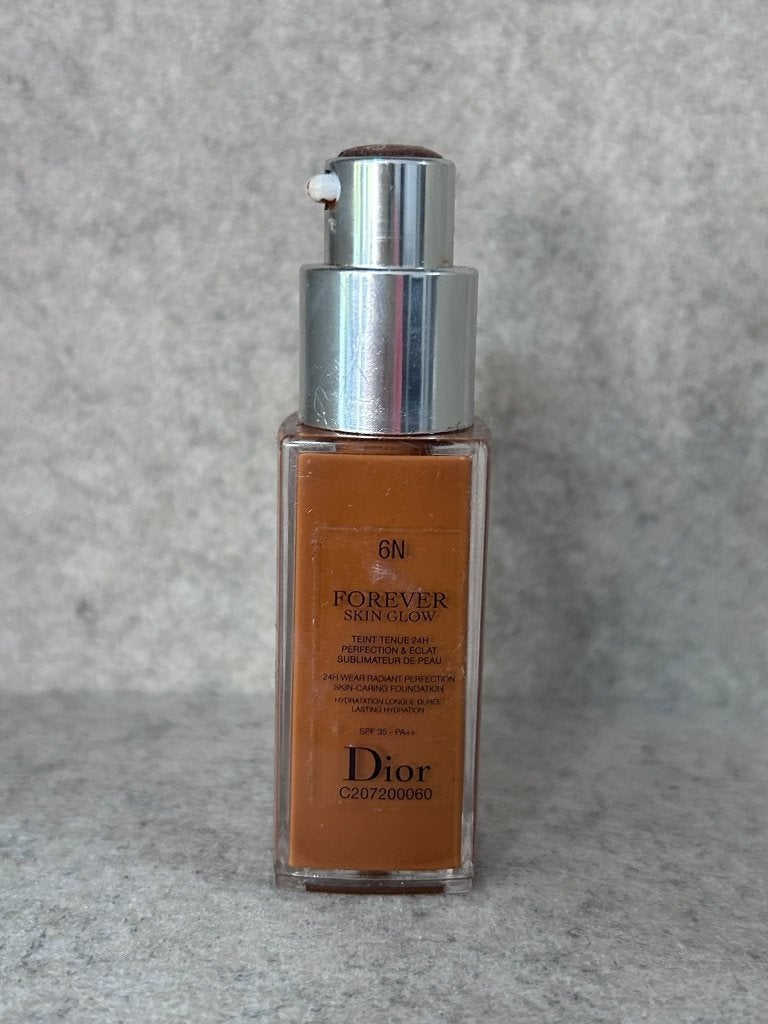 Dior Forever Skin Glow Foundation 6N, Gebruikt, Gehele gezicht, Beige, Ophalen of Verzenden