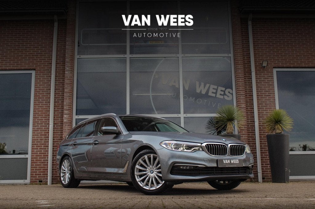 BMW 5-serie Touring 520i High Executive Edition | 2e eigenaa, Automaat, 1998 cc, Achterwielaandrijving, 4 cilinders