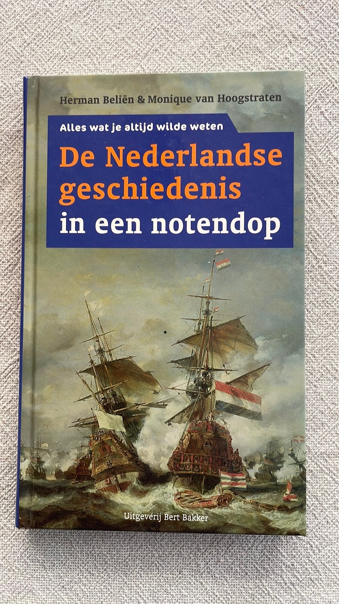De Nederlandse geschiedenis in een notendop, Ophalen of Verzenden, Zo goed als nieuw