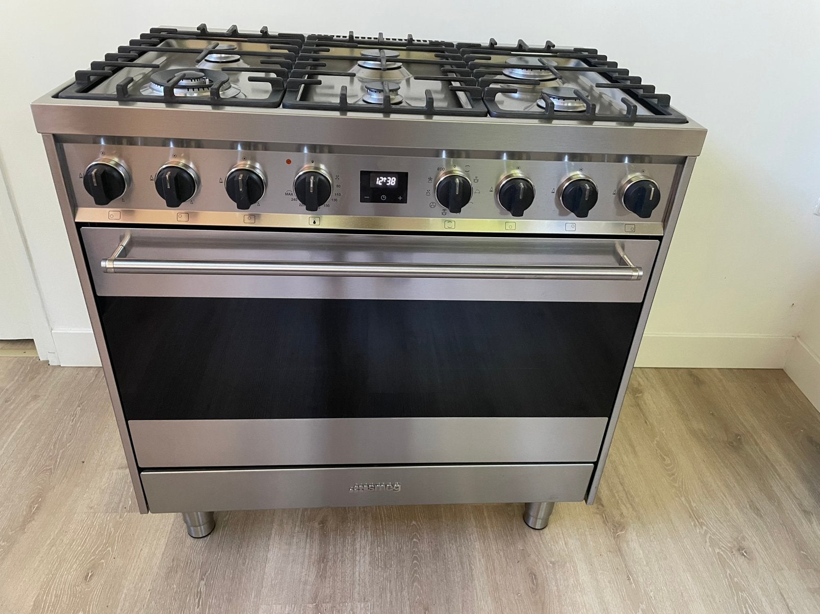 Luxe Smeg 6 pits fornuis wokbrander heteluchtoven RVS, Witgoed en Apparatuur, Fornuizen, Ophalen, 60 cm of meer, Grill, Zo goed als nieuw
