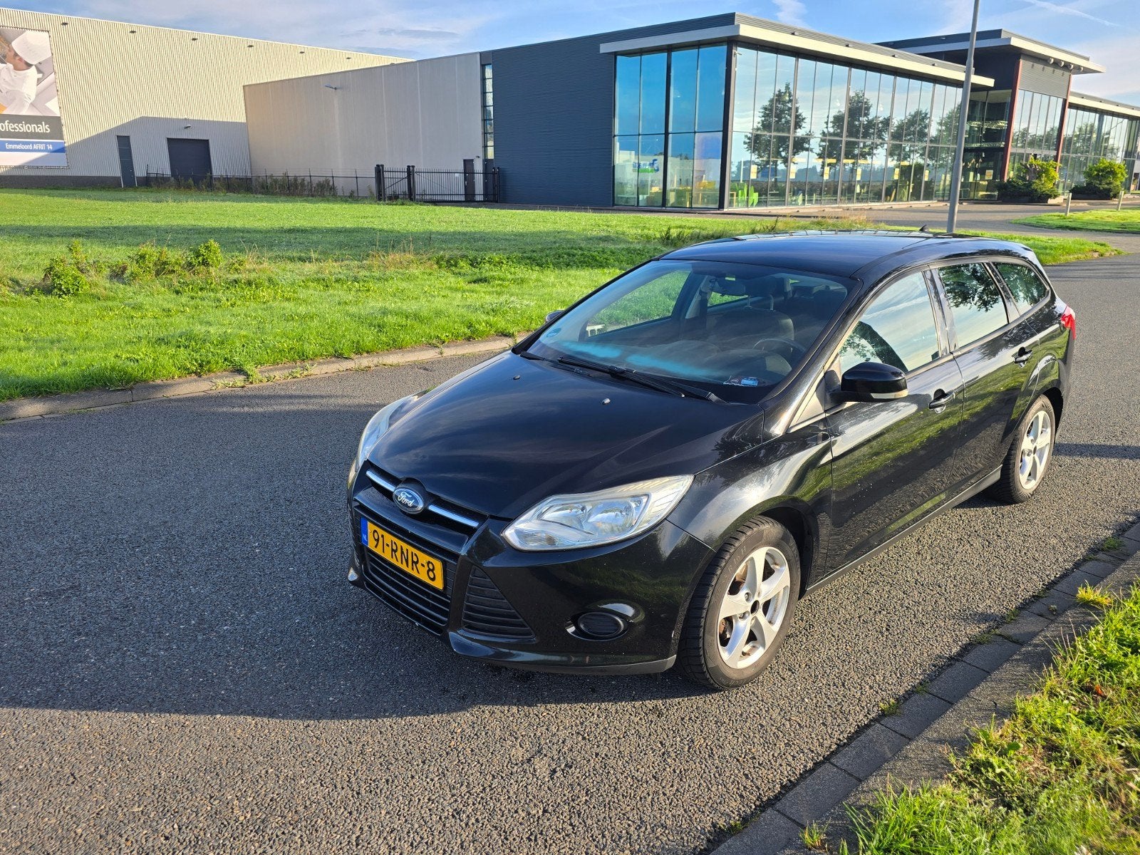 Ford Focus 1.6 Ti-vct 77KW Wagon 2011 Zwart, Auto's, 1596 cc, 4 cilinders, 1207 kg, Zwart