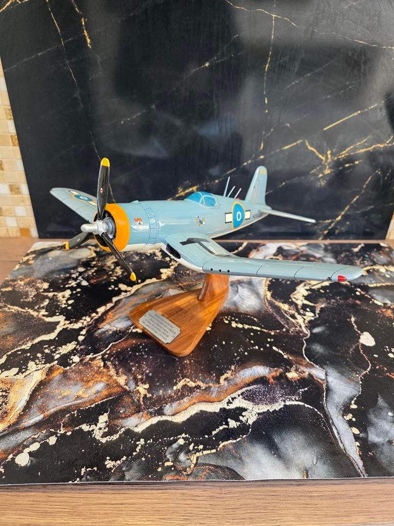 Breitling Fighters Chance Vought F4U Corsair schaalmodel, Breitling Fighters, Onbekend, Zo goed als nieuw, Groter dan 1:72