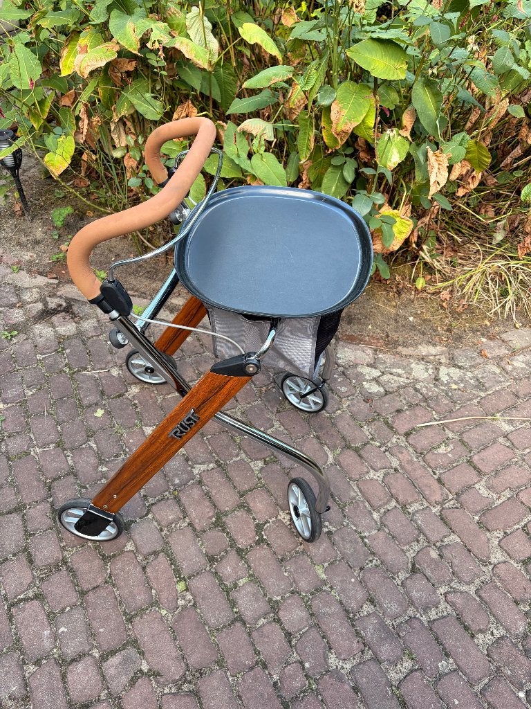 Trust Care Let's Go Indoor rollator teak met dienblad, Diversen, Ophalen, Lichtgewicht, Gebruikt