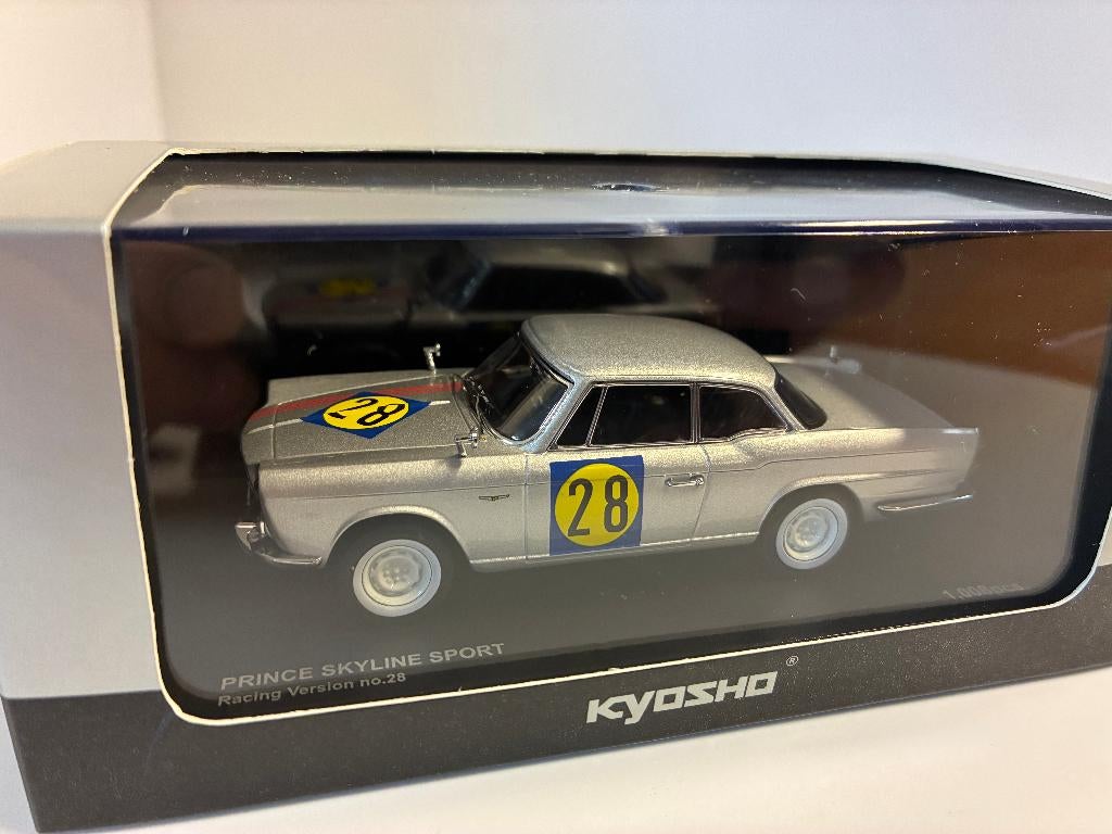 19497: Nissan Prince Skyline Sport #28 - Kyosho 1:43, Hobby en Vrije tijd, Modelauto's | 1:43, Overige merken, Modelbau & Spielwaren Vordermaier