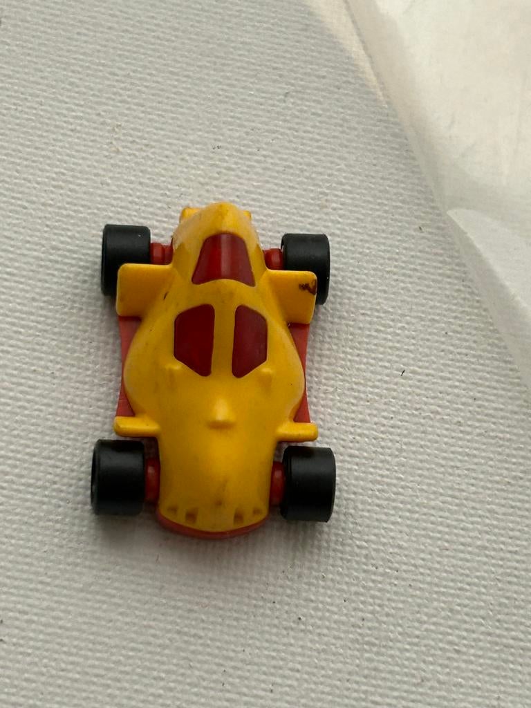 Miniatuur raceauto Geel/Rood speelgoedautootje, Ophalen of Verzenden, Gebruikt