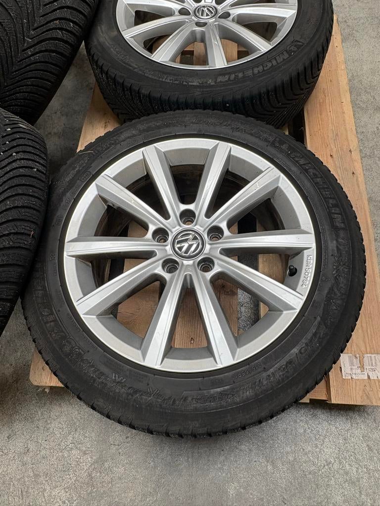 Merano 17 inch winterbanden met velgen voor VW T-Roc, Ophalen, Banden en Velgen, 17 inch, Winterbanden