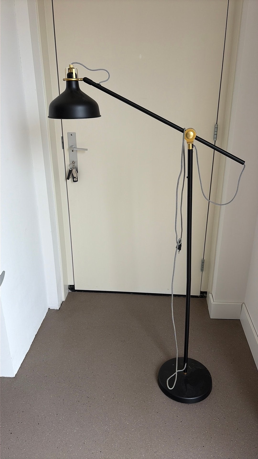 Zwartw staande lamp, Ophalen, 150 tot 200 cm