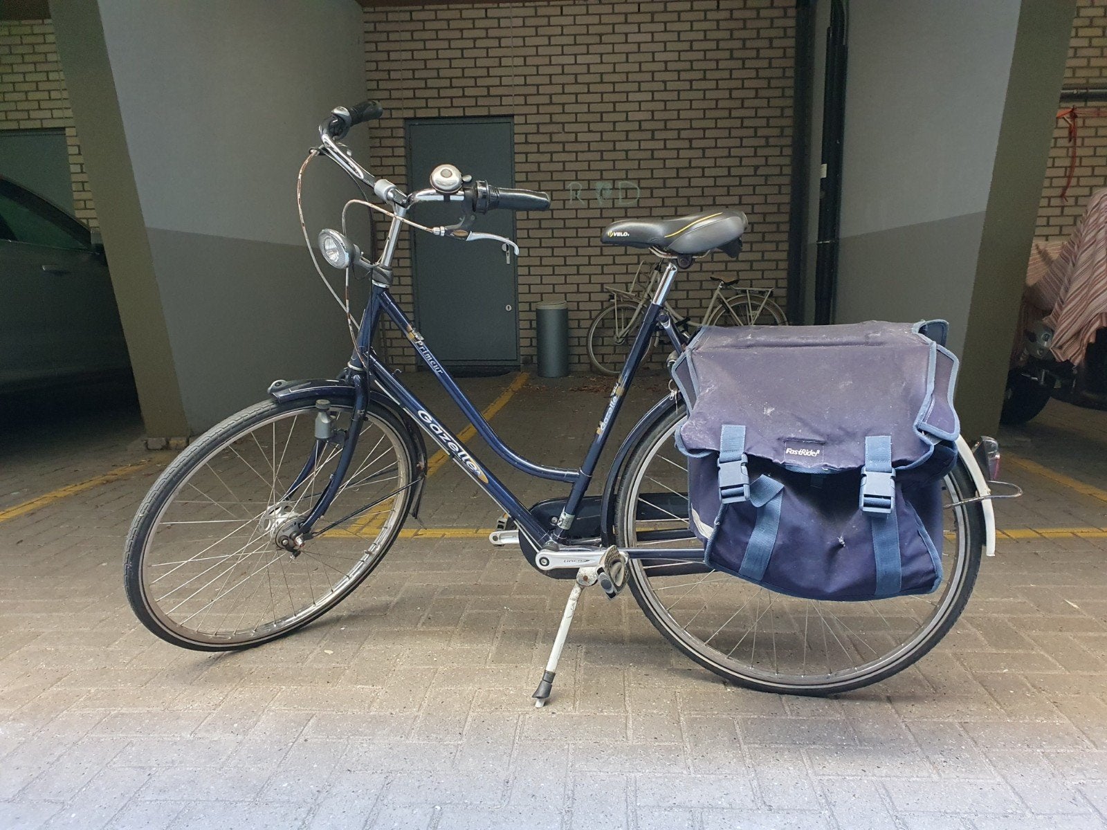 Gazelle stadsfiets dames blauw met fietstassen, Fietsen en Brommers, Fietsen | Dames | Damesfietsen, Ophalen, Gebruikt, Versnellingen