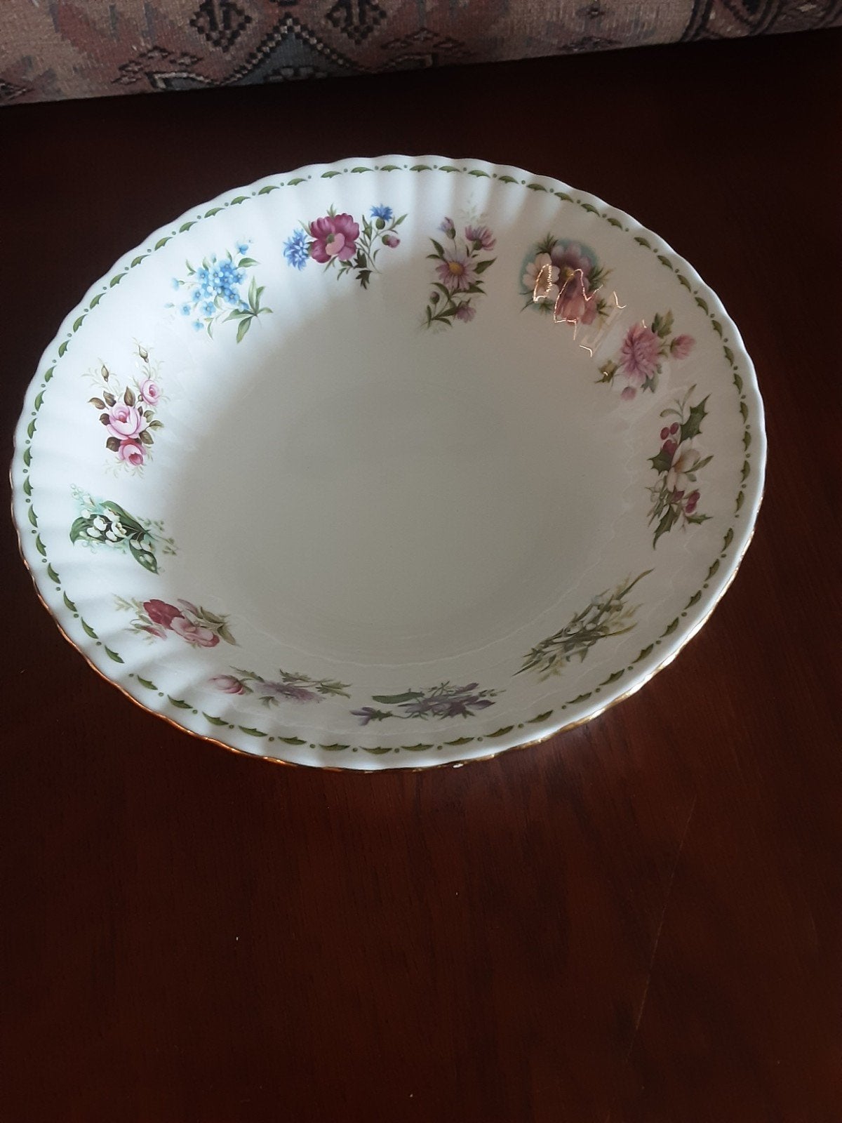Royal Albert zeldzaam groenteschaal Flower of The Month, Antiek en Kunst, Antiek | Servies los, Ophalen of Verzenden
