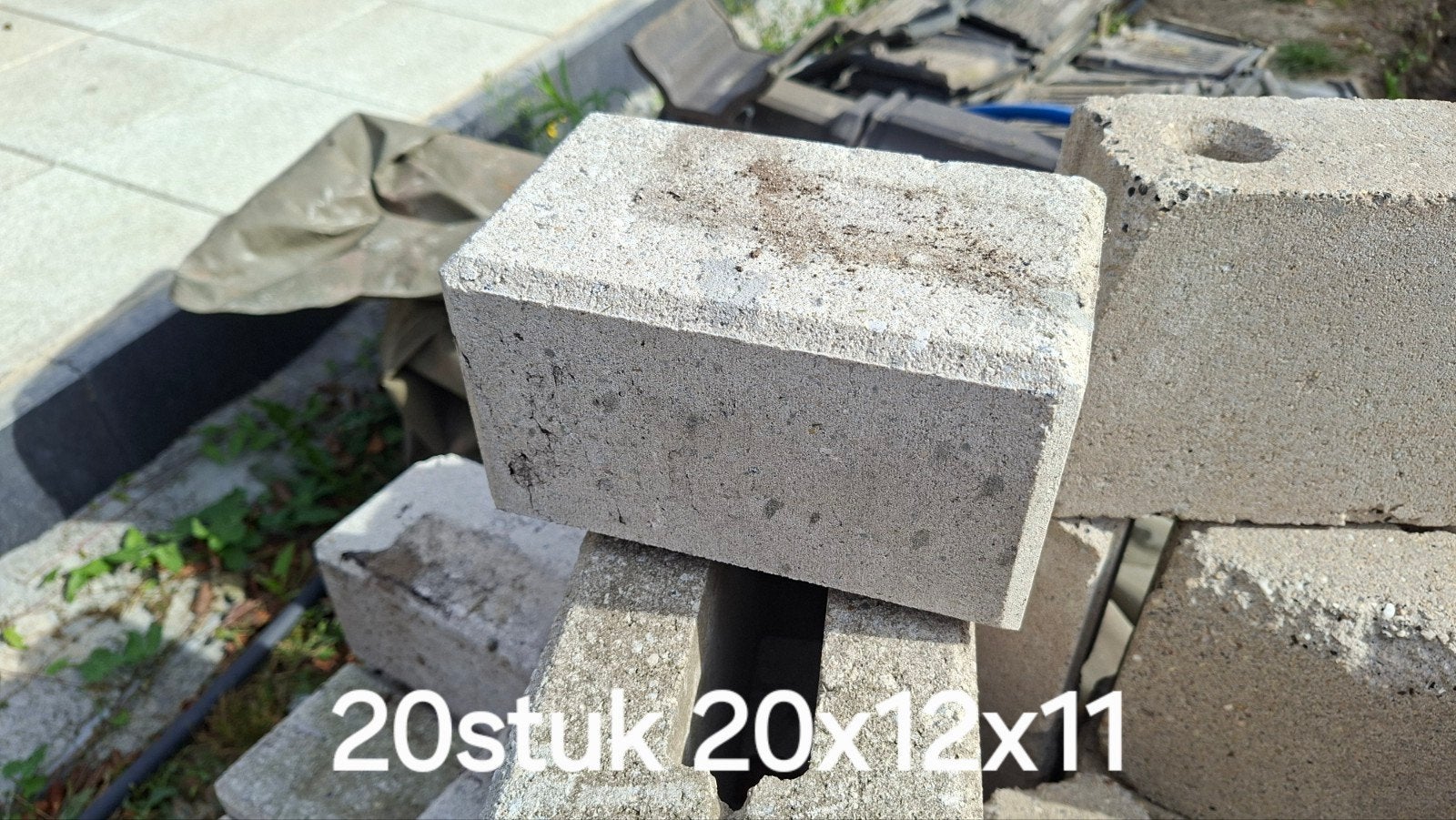 Diverse stenen dakpannen,, betonblokke, Ophalen, Overige materialen, Gebruikt, Minder dan 20 cm