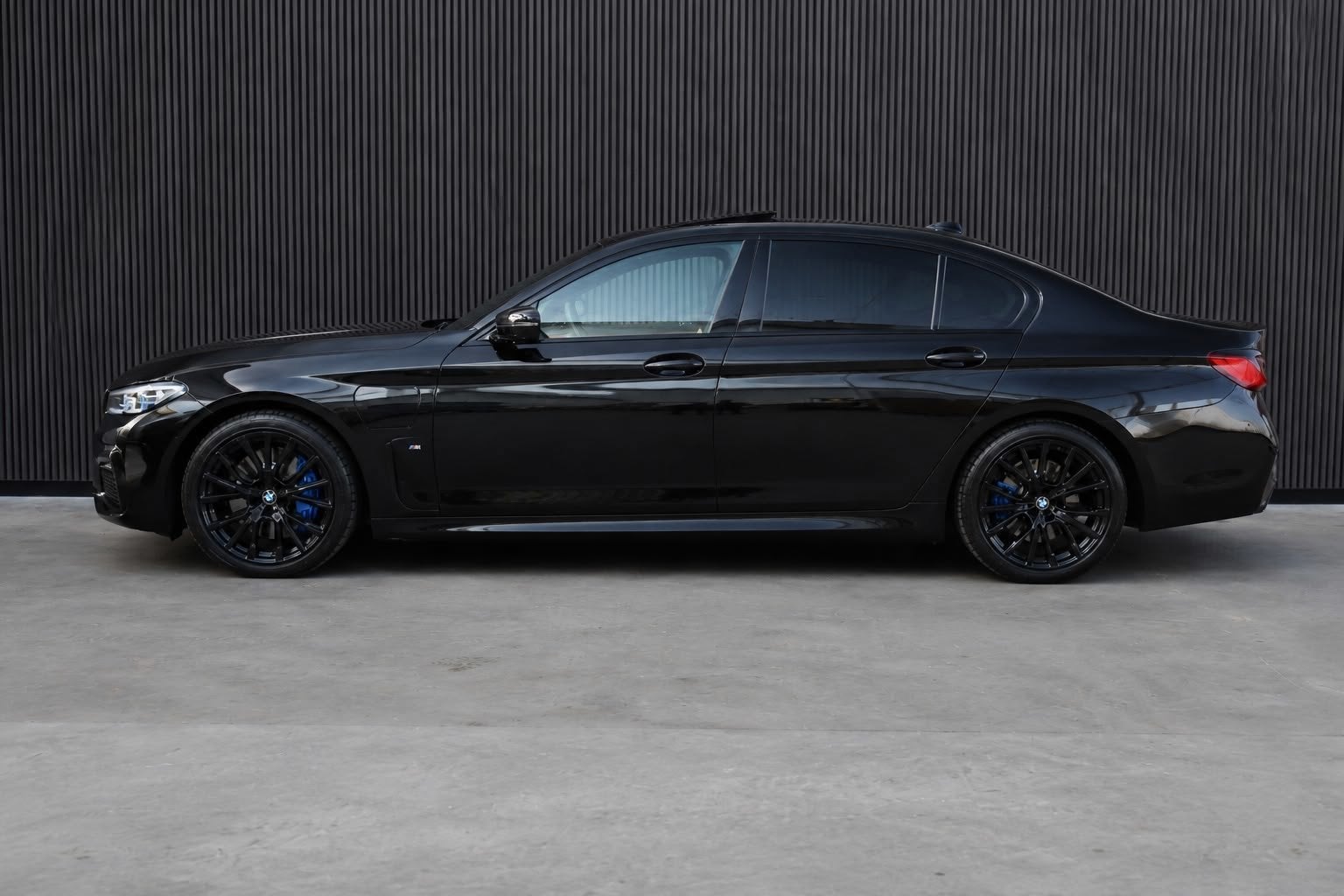 BMW 7-serie 745Le High Exe M-Sport / Pano / 93% SOH / 4WD Be, Auto's, Automaat, Achterwielaandrijving, Gebruikt, Zwart