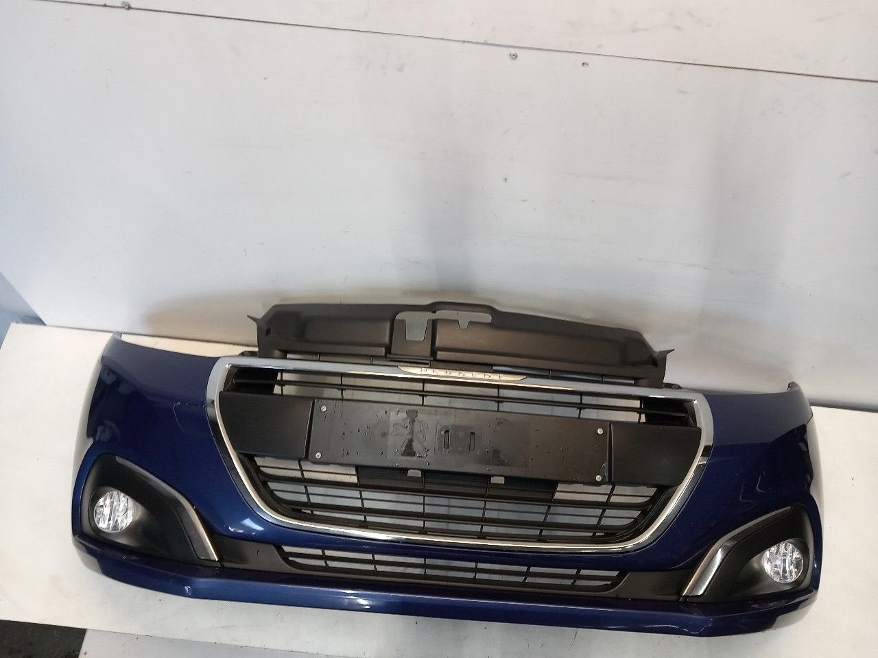 Bumper voor Peugeot 208, Onderdelen@venauto.nl, Van der Ven Autorecycling B.V., Gebruikt, Ettenseweg 76, 4706 PB Roosendaal, The Netherlands