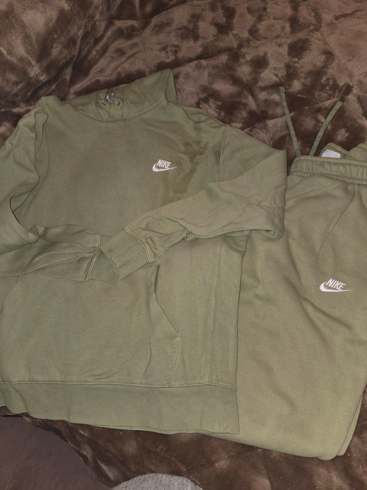 Nike trainingspak maat L, Maat 52/54 (L), Ophalen of Verzenden, Gedragen, Groen