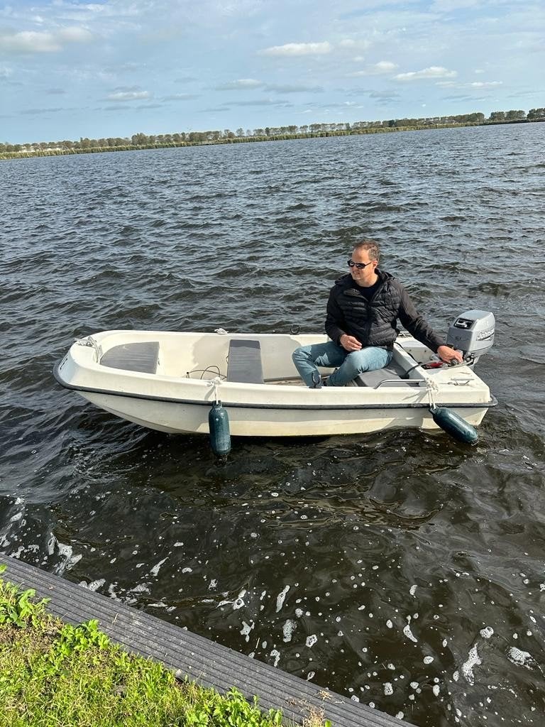 Leuke boot 1.30x3.00m met trailer, 6 pk motor en kussens, Watersport en Boten, Ophalen, Kussenset