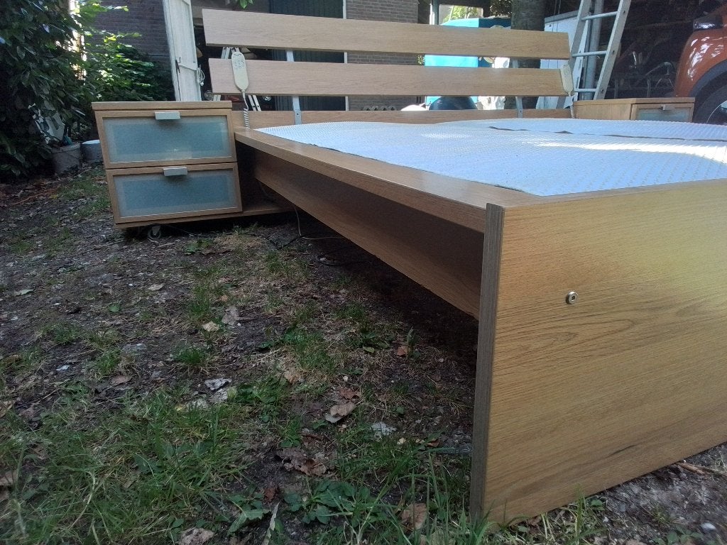 Bed 180 elektrische bodems, Huis en Inrichting, Ophalen, Beige, Tweepersoons, Strak / modern