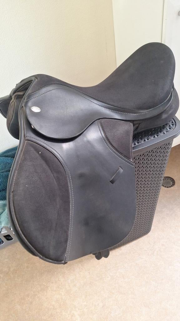 thorowgood t4 compact gp 16,5 inch zadel., Dieren en Toebehoren, Paarden en Pony's | Zadels, Ophalen of Verzenden, Zo goed als nieuw