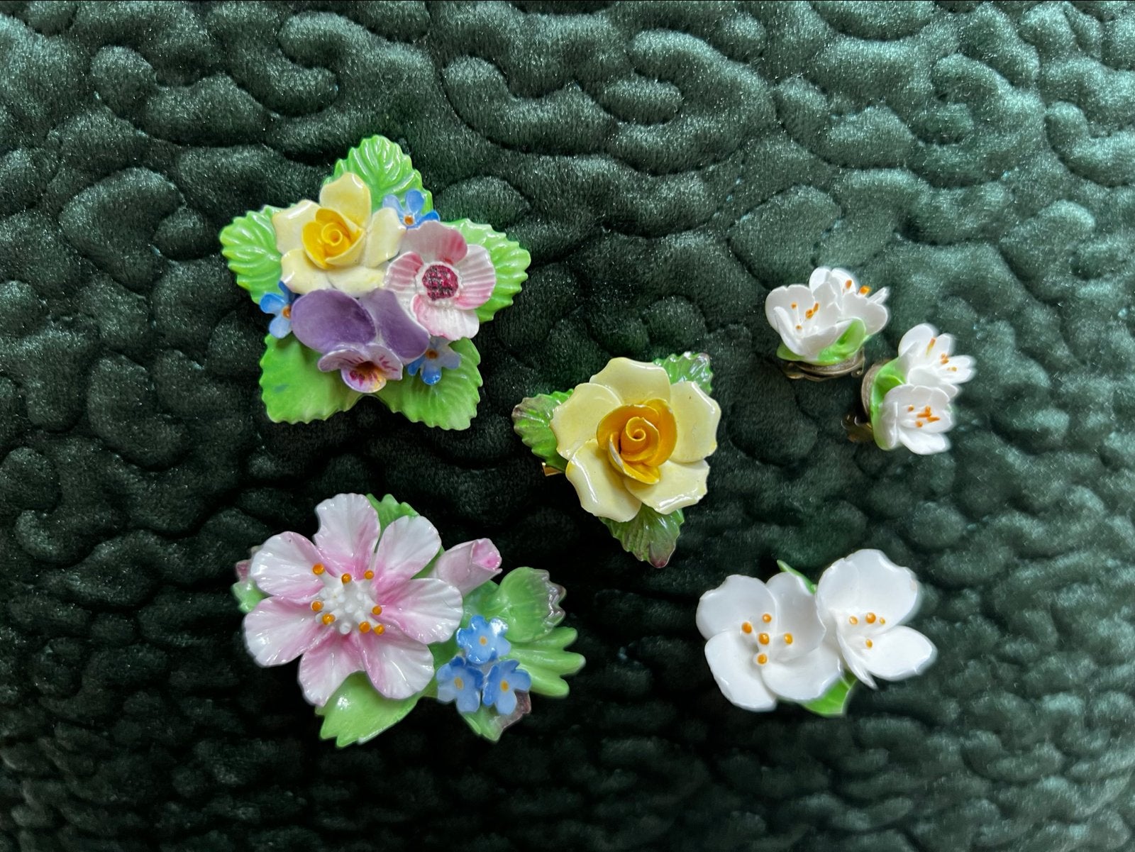 Vintage Denton China Broches & Oorclips Set - Bloemdesign, Sieraden, Tassen en Uiterlijk, Broches, Overige materialen, Gebruikt