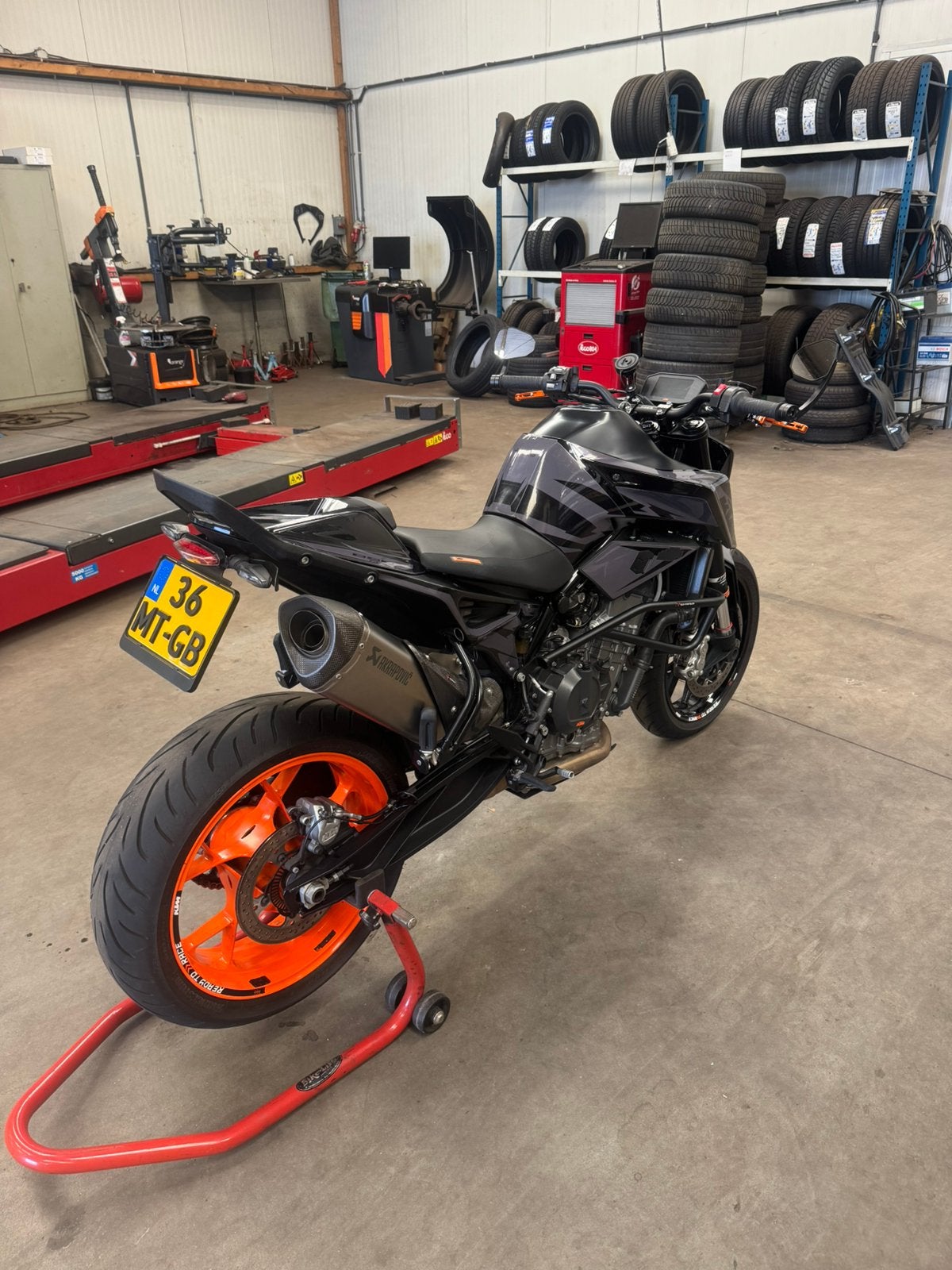 KTM 890 Duke A2 - Perfect voor de sportieve rijder!, Motoren, 2 cilinders, Gebruikt, Particulier, Minimaal motorrijbewijs A2