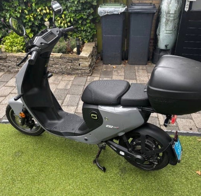 Super Soco CUX Elektrische Scooter met accessoires, Elektrisch, Zo goed als nieuw, Ophalen, Overige merken