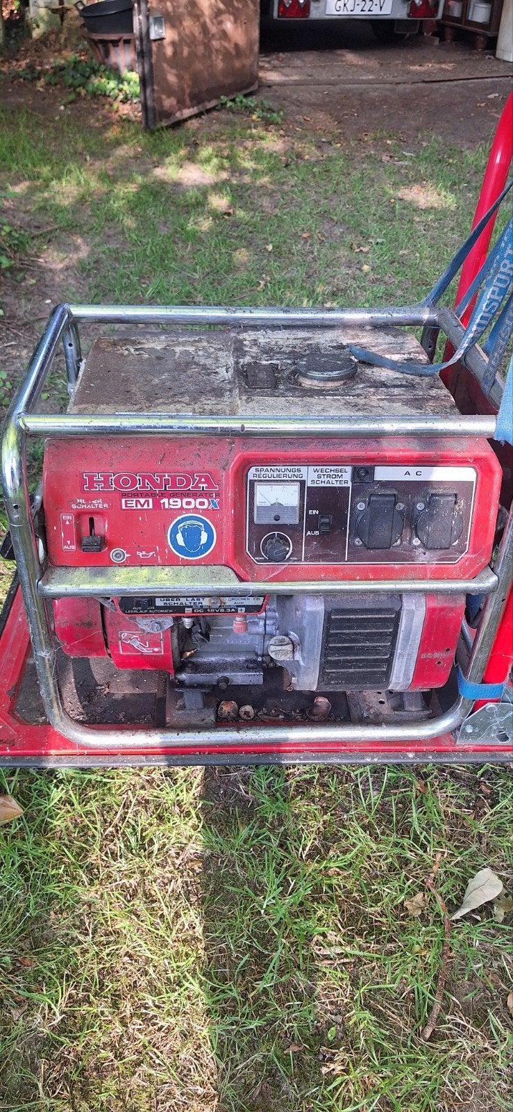 Honda EM 1900X aggregaat - Heeft onderhoud nodig, Ophalen, Gebruikt, Minder dan 5 kVA, Benzine