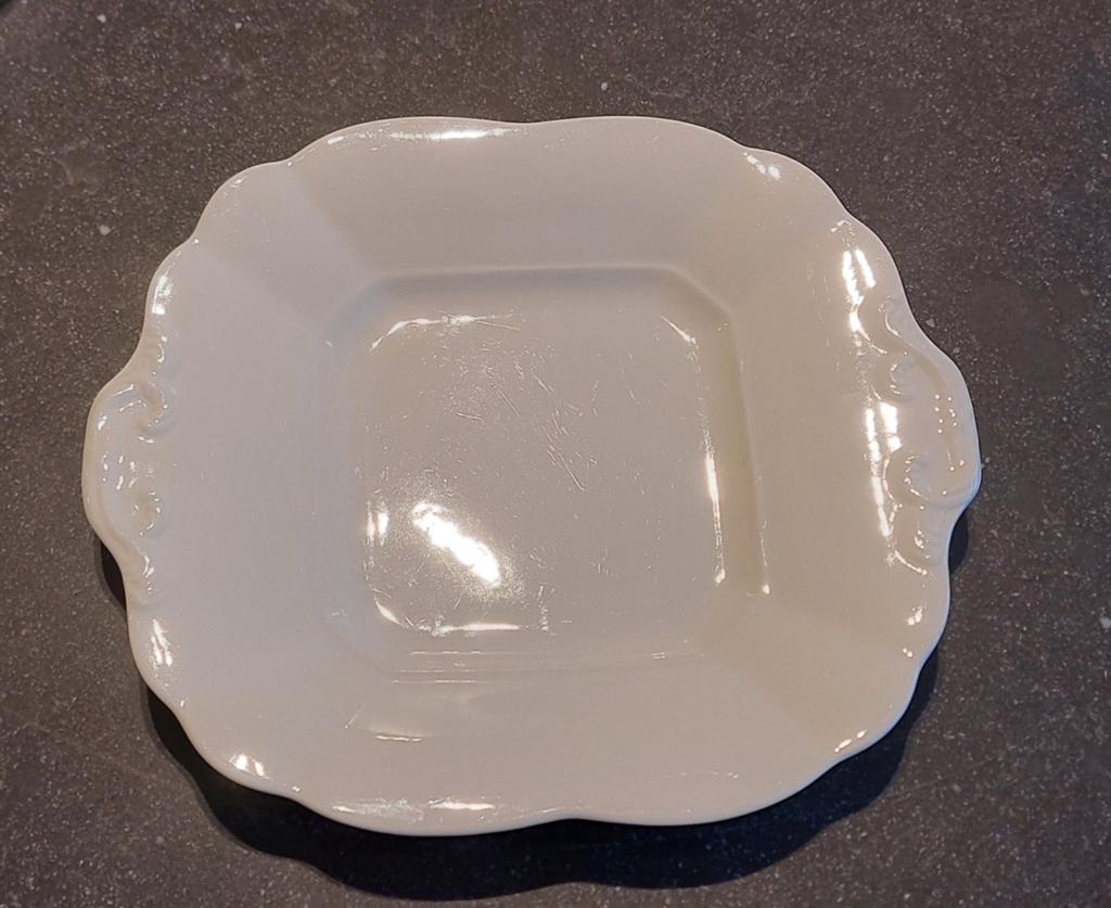 Wedgwood vierkante schaal, Ophalen