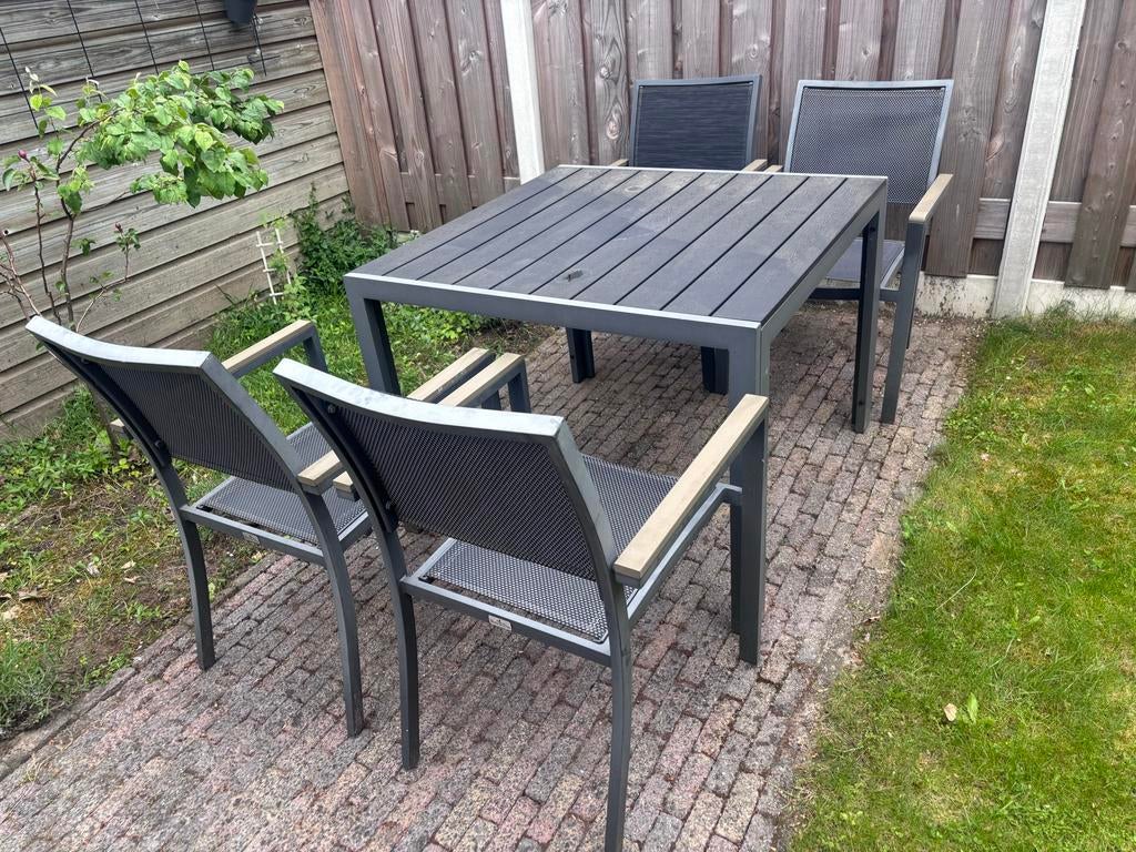 Moderne tuinset met 4 stoelen en tafel, Tuin en Terras, Bergingen en Tuinkasten, Ophalen, Gebruikt, Kunststof, Overige typen