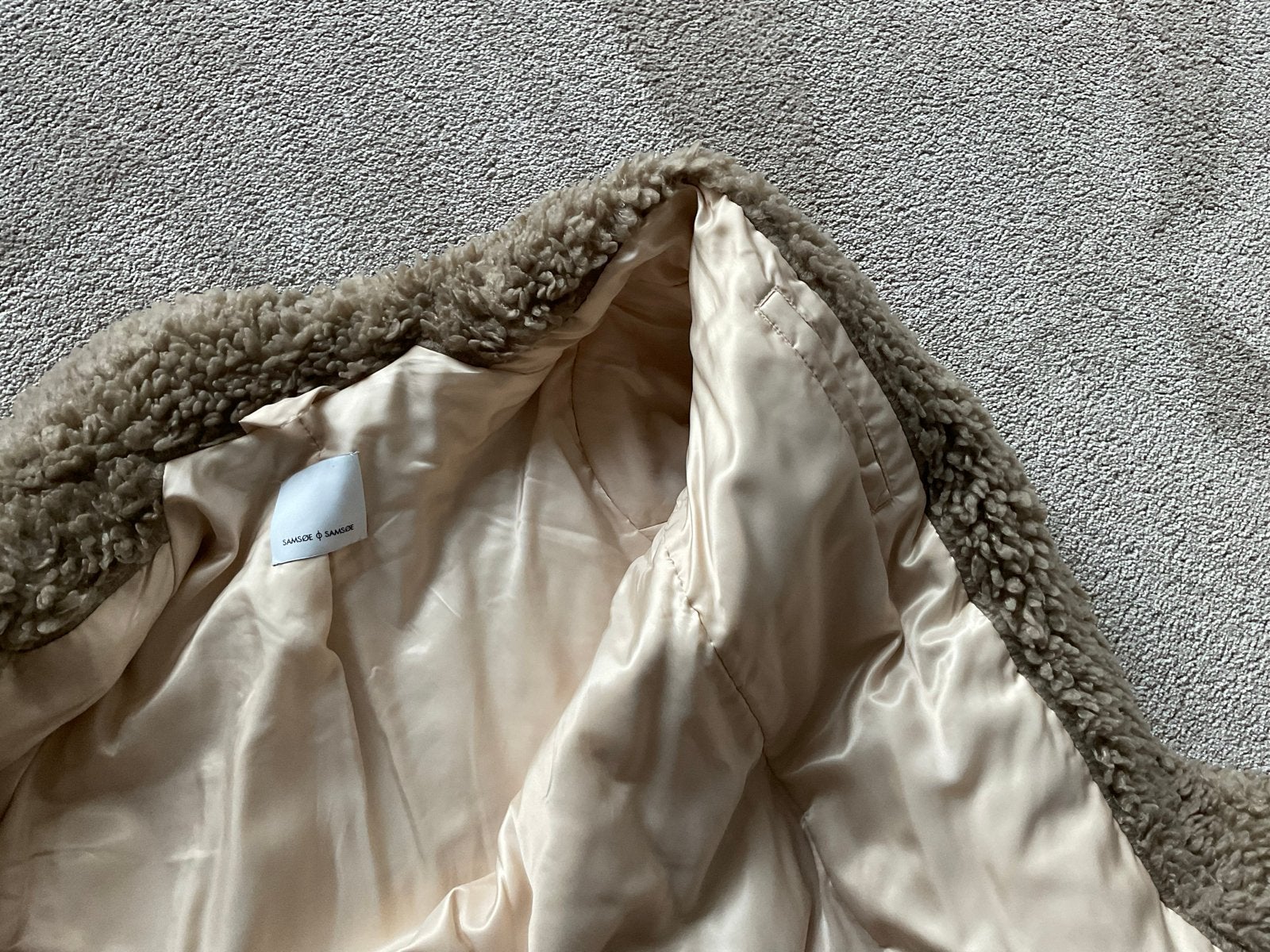 Samsøe & Samsøe teddy jas - Zo goed als nieuw, Ophalen of Verzenden, Zo goed als nieuw, Maat 38/40 (M), Beige