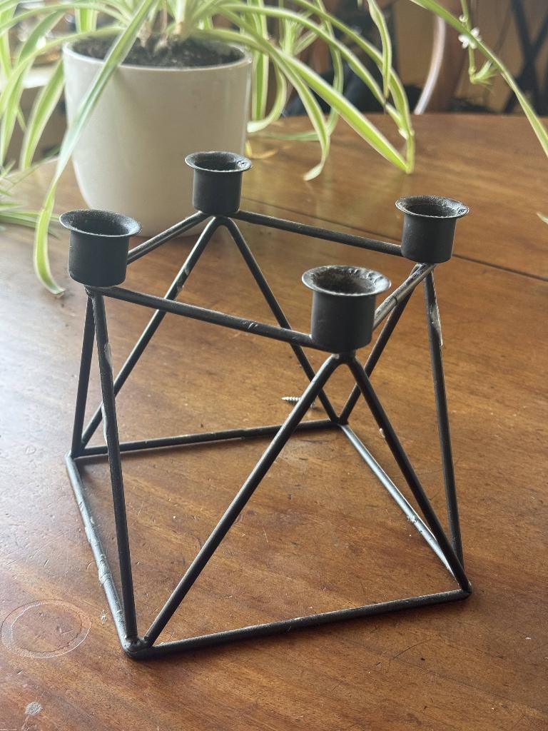 Geometrische Kandelaar | Zwart Metaal | Piramide / Kubus, Zwart, Ophalen of Verzenden, Zo goed als nieuw, Metaal