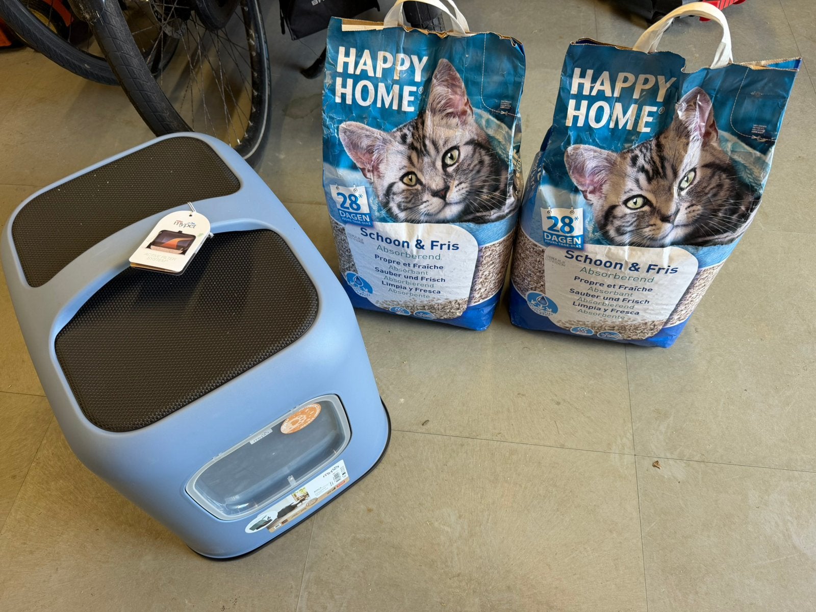kattenbak my pet met 2 zakken 20 liter vulling nieuw, Ophalen