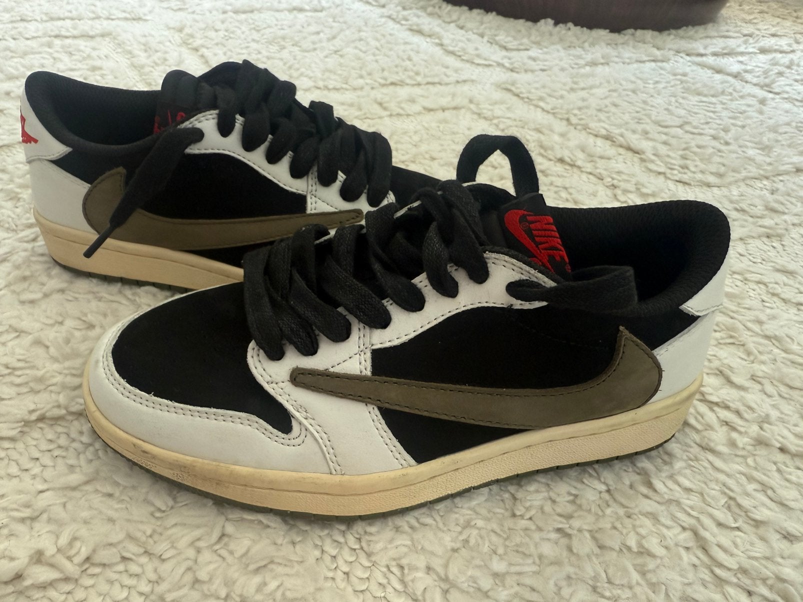 Nike air jordan Travis Scott, Verzenden, Zo goed als nieuw, Sneakers of Gympen