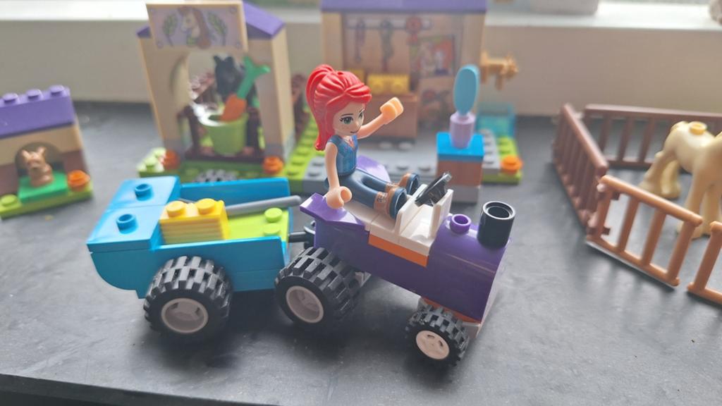 Lego friends 41361 Mia's veulenstal, Ophalen of Verzenden, Zo goed als nieuw