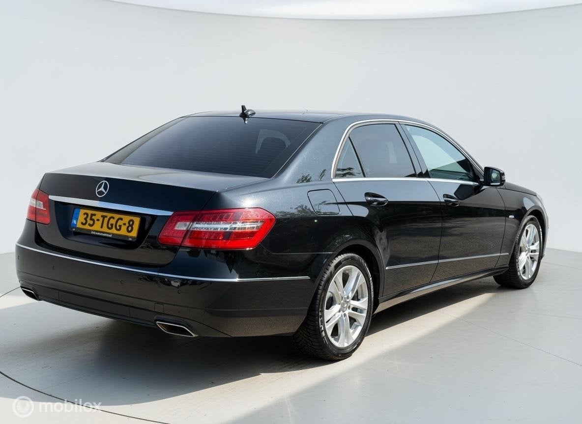 Mercedes E-klasse 200 CDI Business Class Avantgarde, Auto's, Mercedes-Benz, Automaat, Euro 5, Gebruikt, Zwart